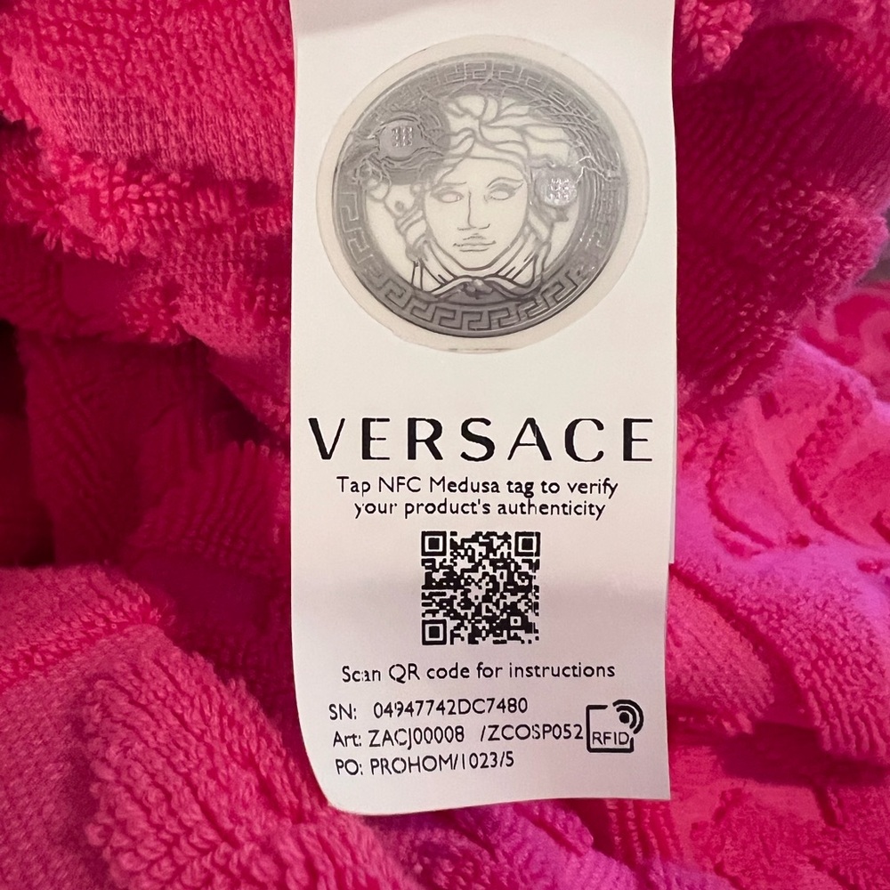 Versace Robe - Picture 9 of 12